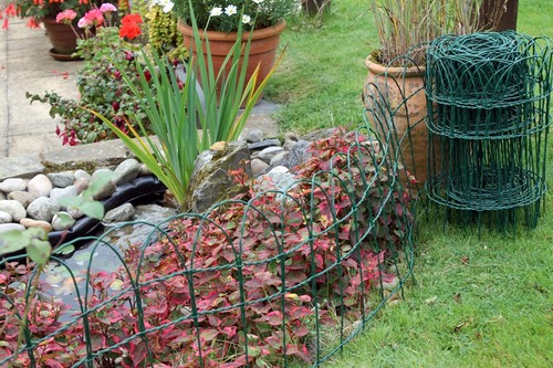 Garden border fence lawn - border,